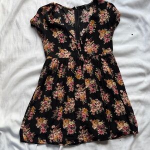Forever 21 Black Floral Women’s Dress